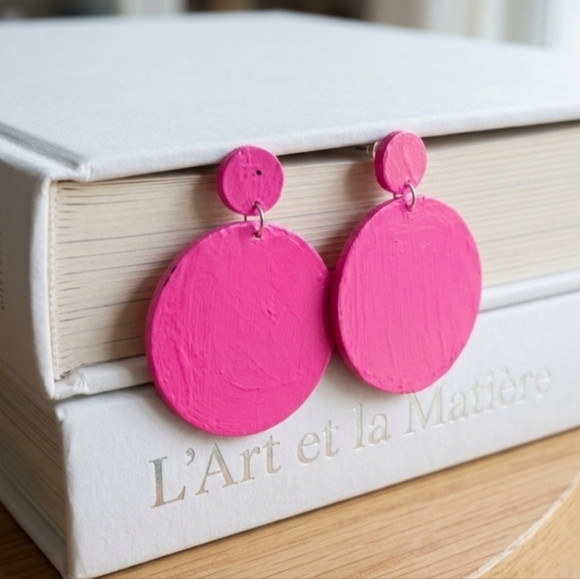Vibrant Pink Circle Earrings. - Picture 5 of 5